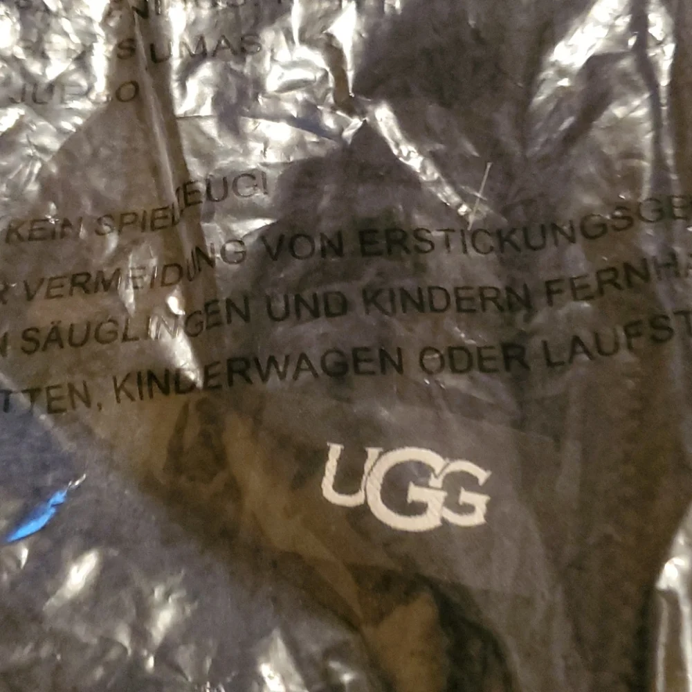 Uggs woolen cap with pompom gorgeous